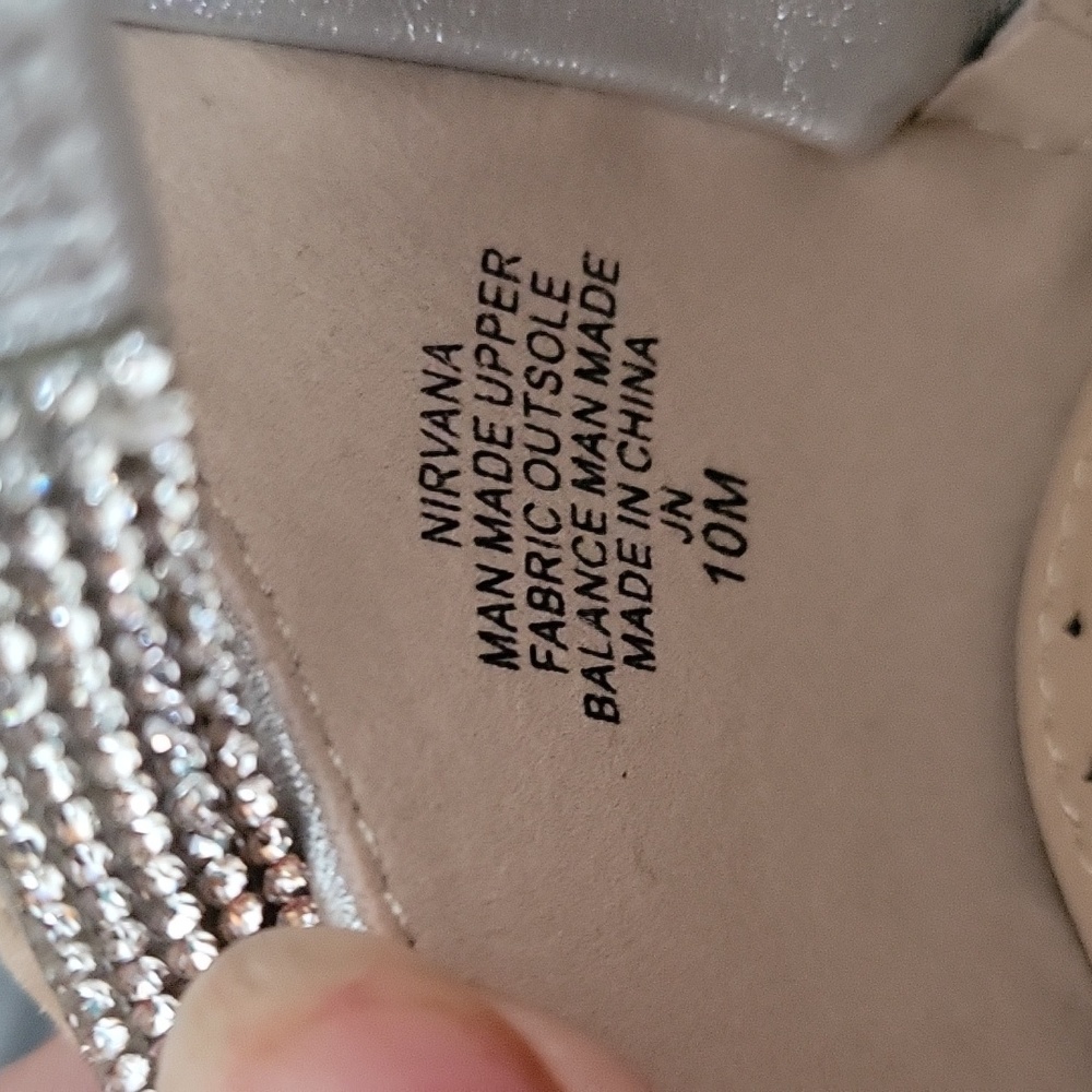 Adrienne Vittadini silver formal shoes. - Picture 13 of 13